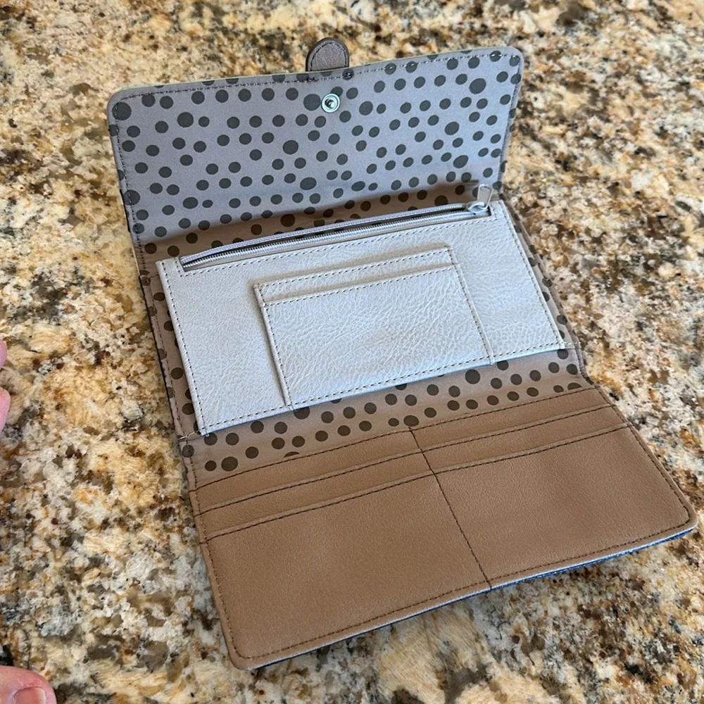 Relic Clutch Wallet - Picture 4 of 6